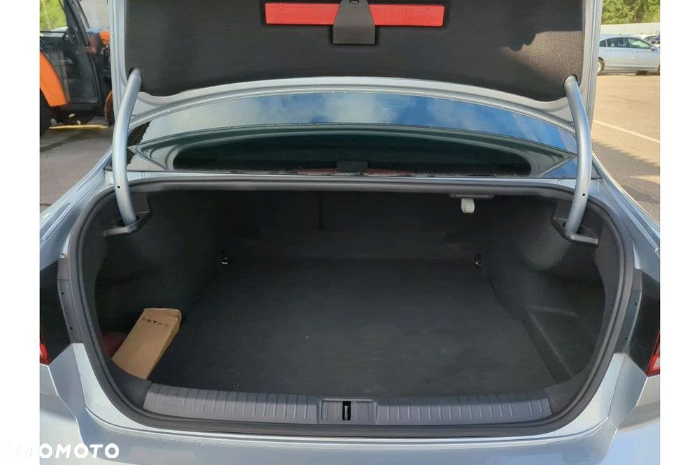 Volkswagen Passat 2.0 TDI EVO Essence - 13