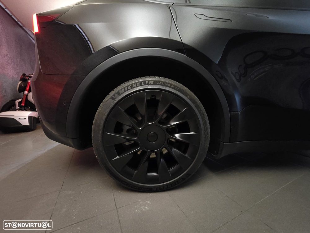 Tesla Model Y Long Range Dual Motor AWD - 13