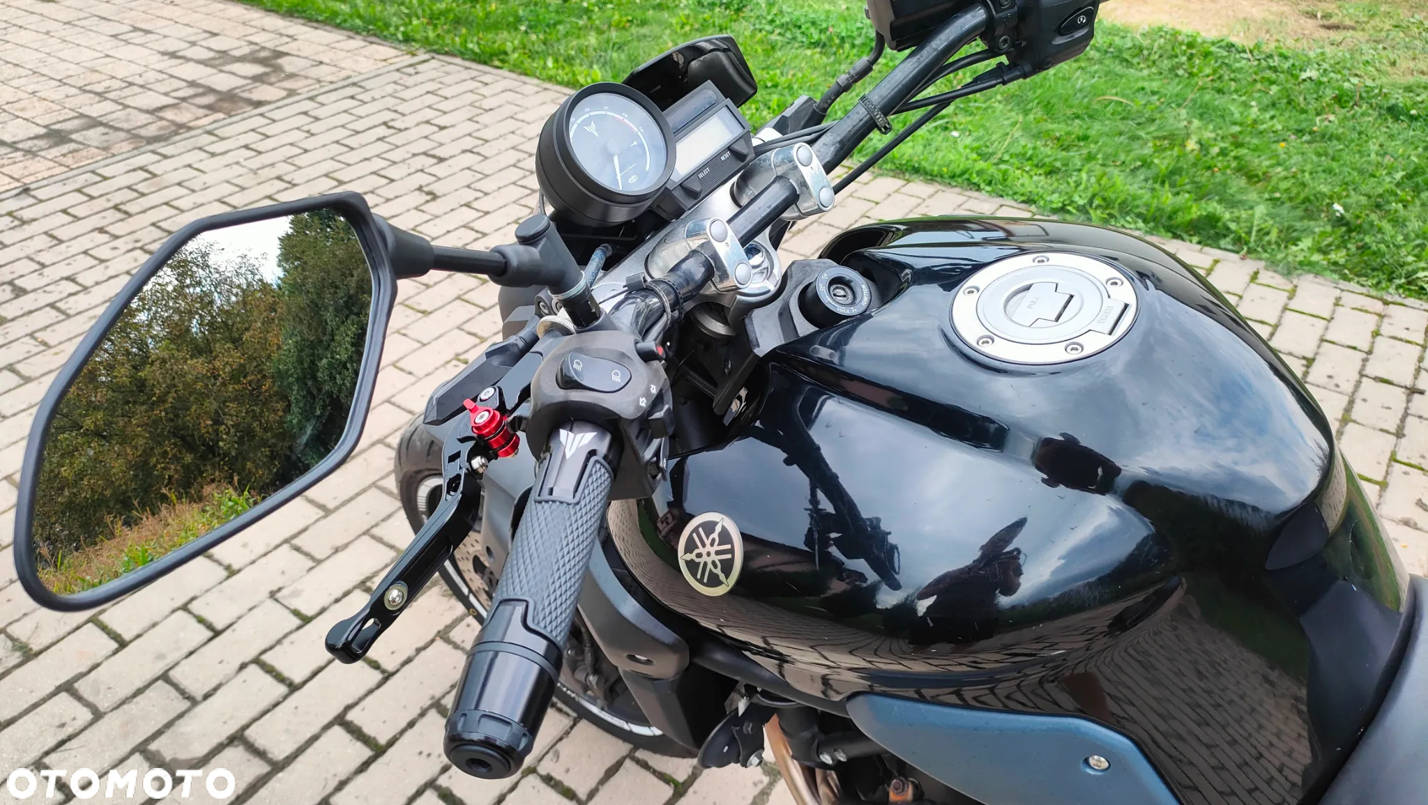 Yamaha MT - 8