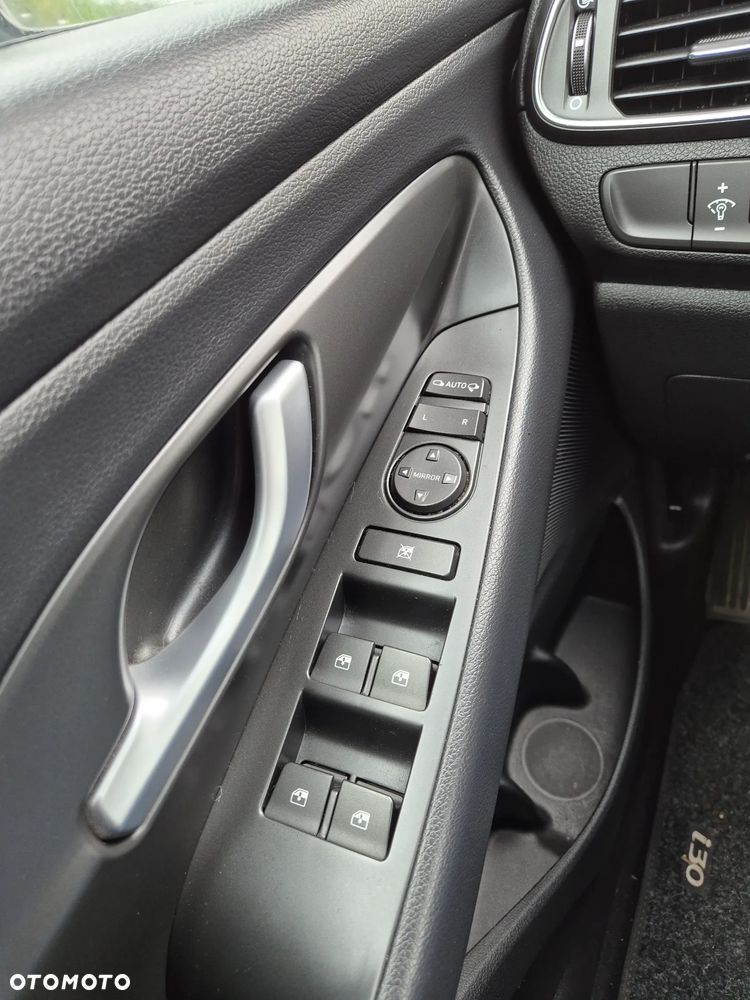 Hyundai i30 1.4 T-GDI Premiere Style - 22