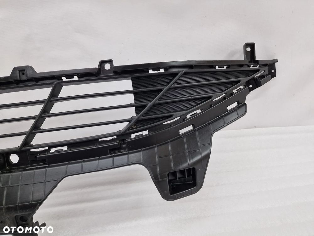 HYUNDAI TUCSON IV 20- KRATKA ŚRODKOWA ZDERZAKA PRZEDNIEGO PRZÓD POD RADAR , NR 86531-N7010 , NR AUKCJI KR437 - 9