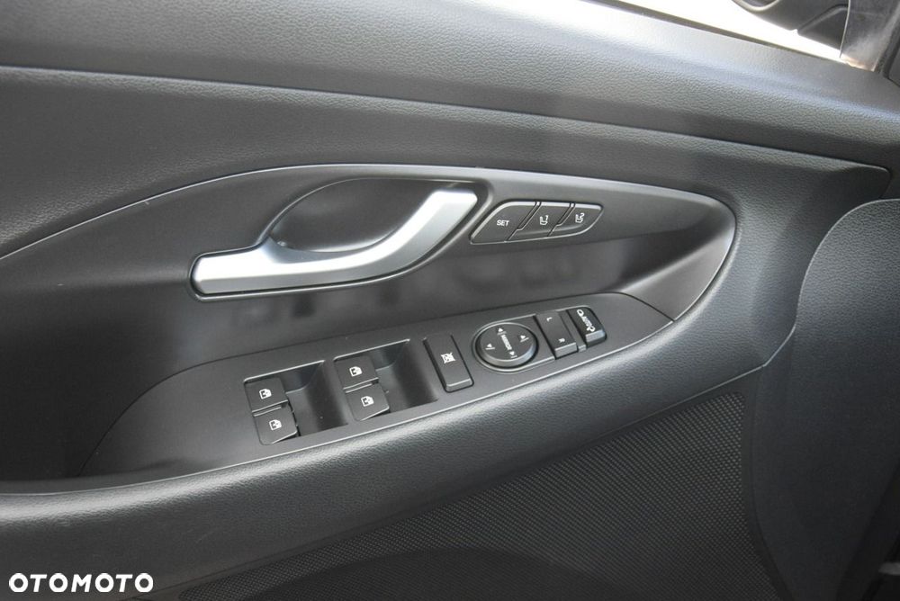 Hyundai i30 1.6 D Premium - 32