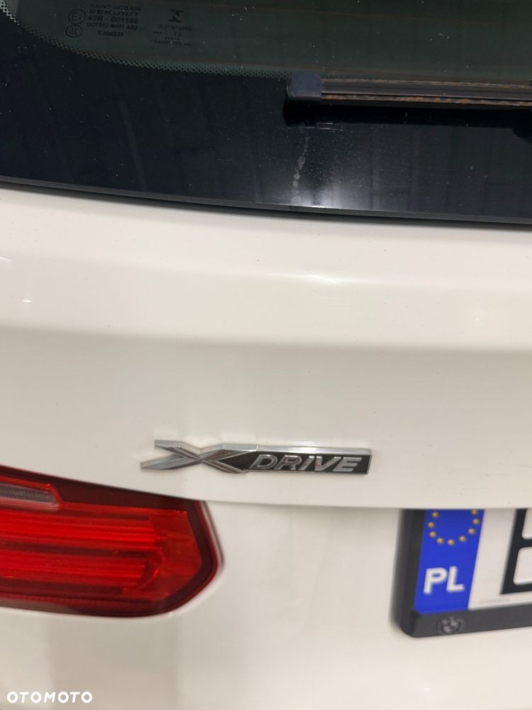 BMW Seria 3 320i xDrive - 10