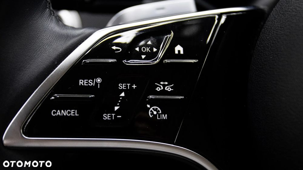 Mercedes-Benz Klasa E 200 mHEV 4-Matic AMG 9G-Tronic - 22