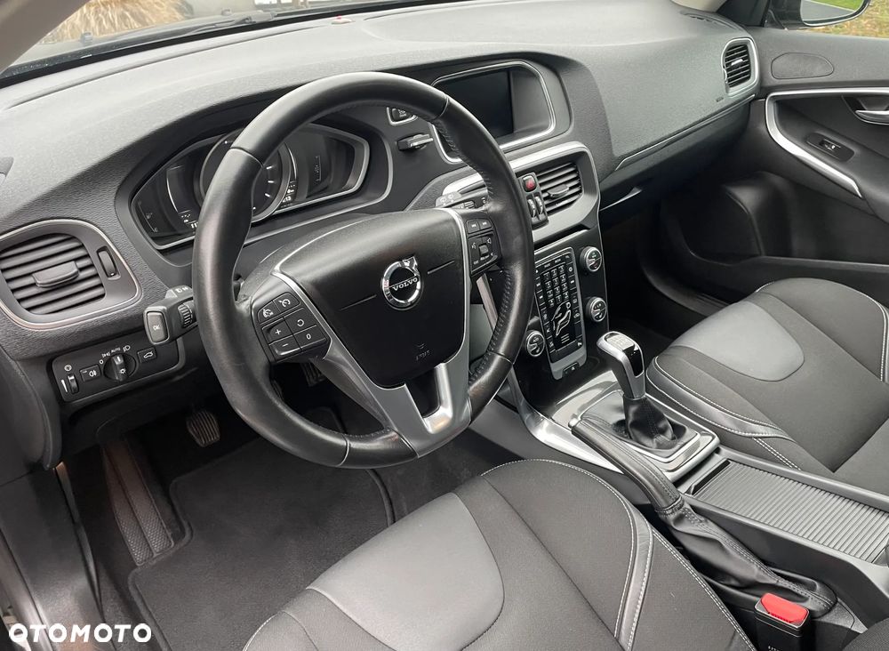 Volvo V40 D3 Momentum - 10