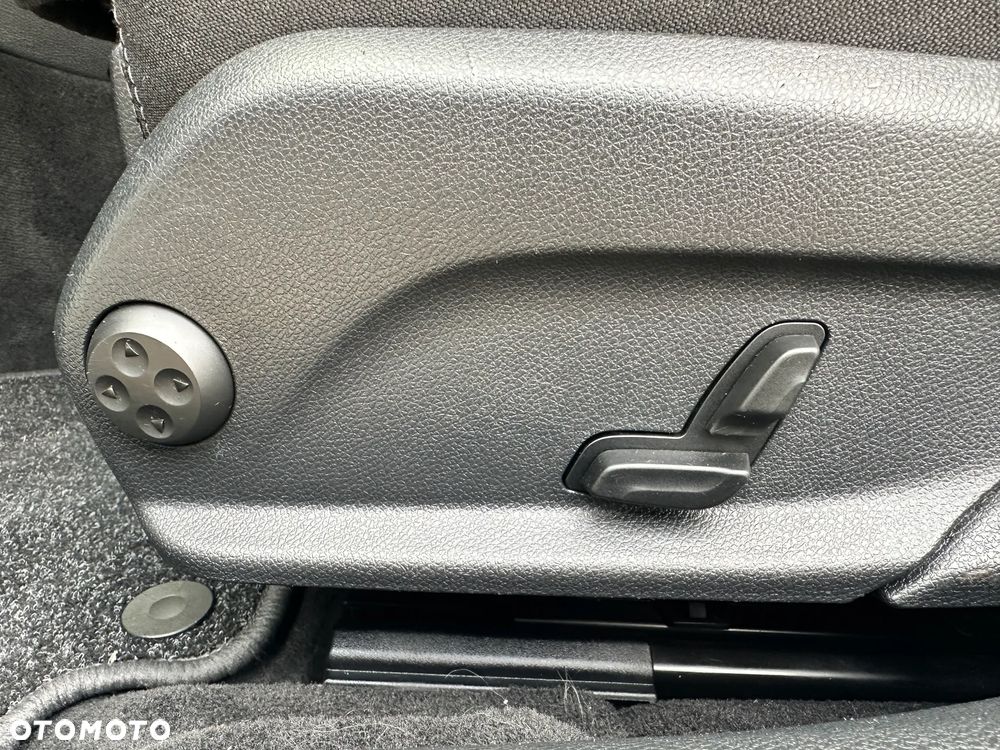 Mercedes-Benz Klasa C 180 (BlueTEC) d T 7G-TRONIC Avantgarde - 26