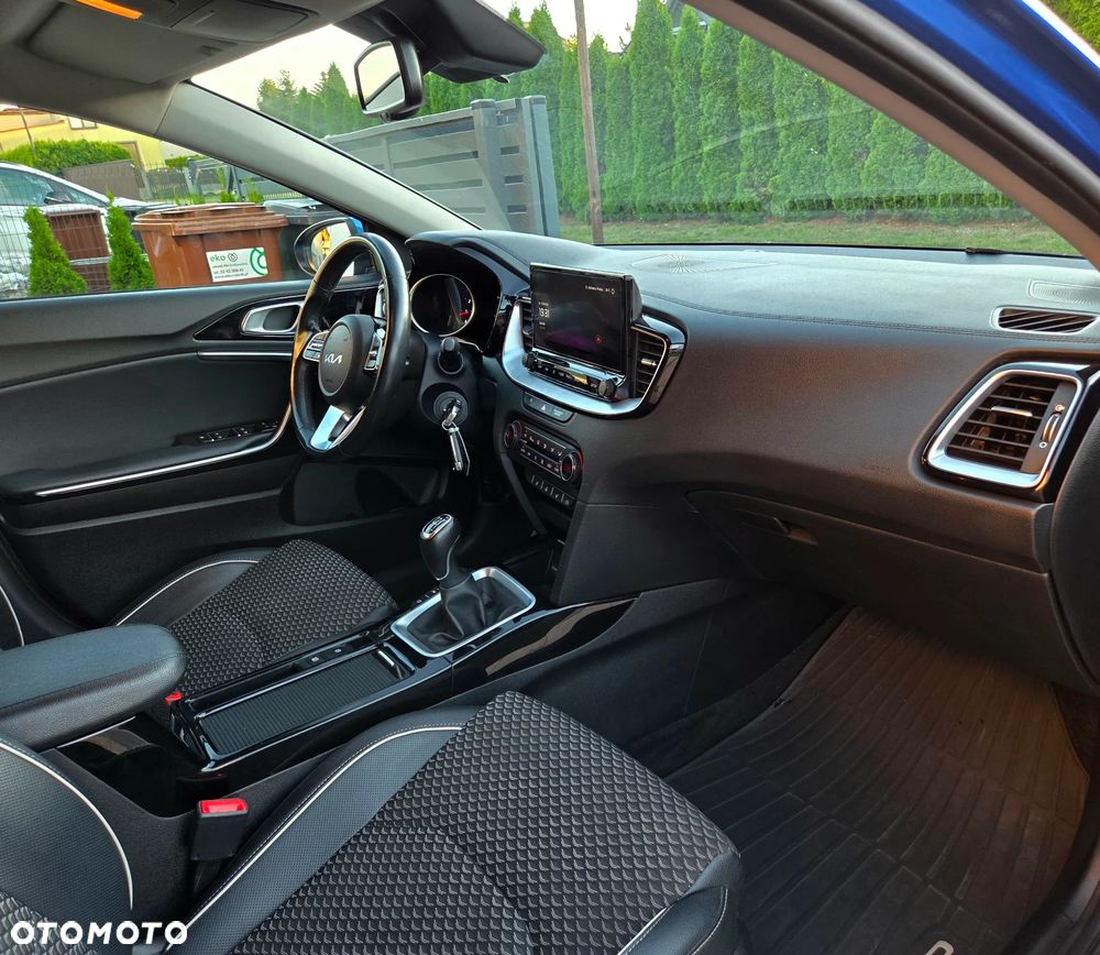 Kia Ceed 1.5 T-GDI Business Line Plus - 17