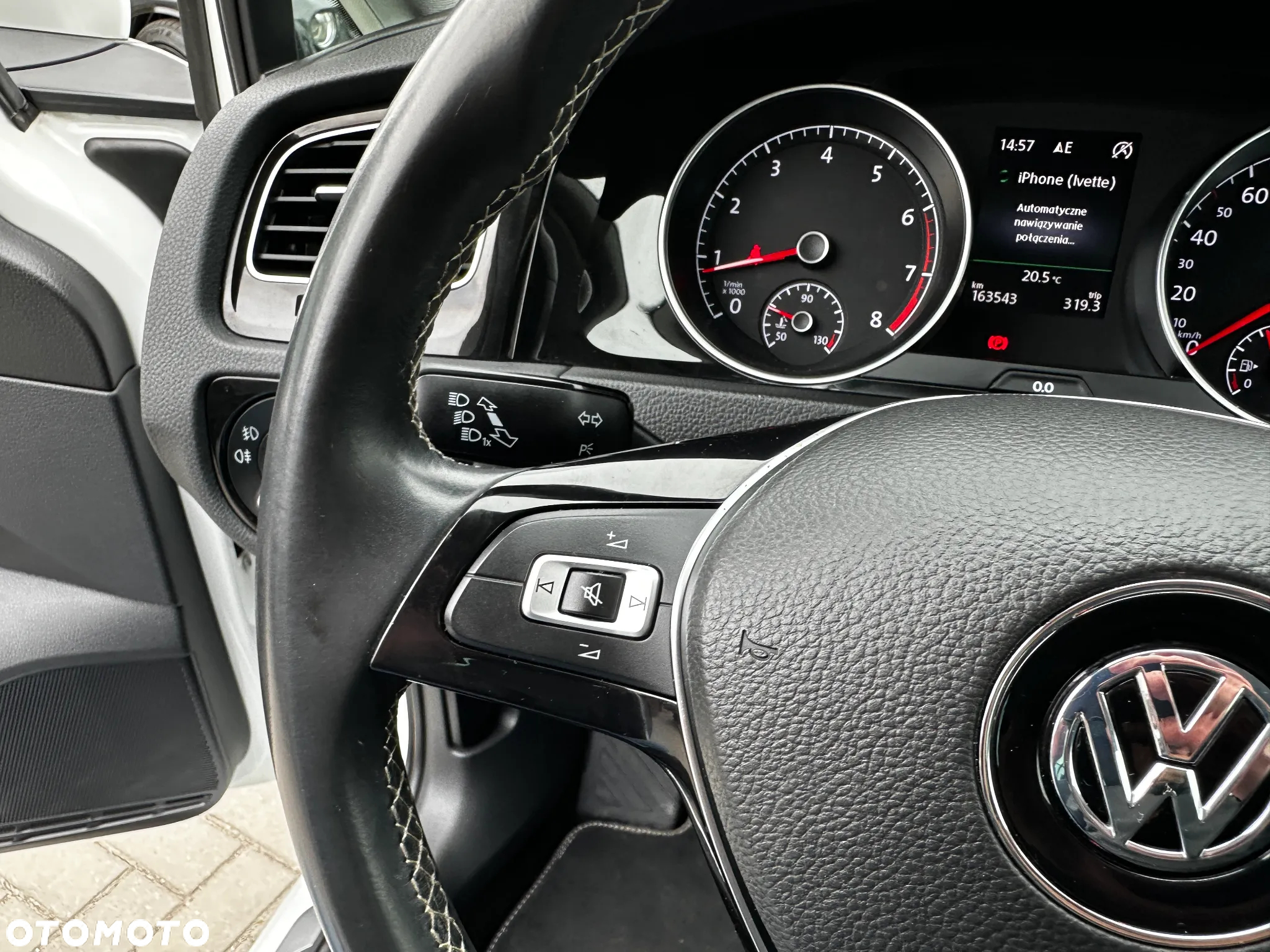 Volkswagen Golf - 10