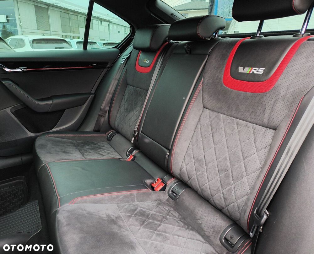 Skoda Octavia 2.0 TSI RS 245 DSG - 22