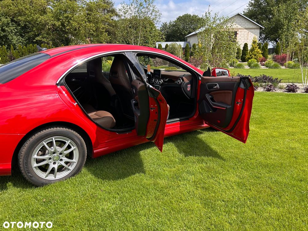 Mercedes-Benz CLA 200 7G-DCT - 7