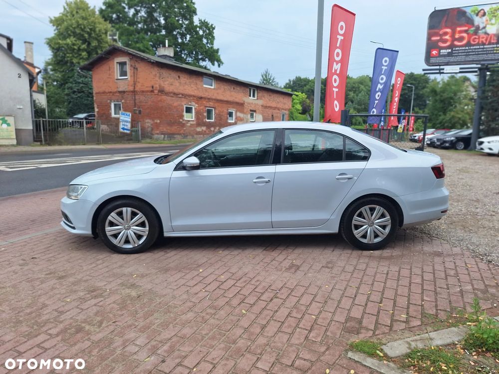 Volkswagen Jetta - 12