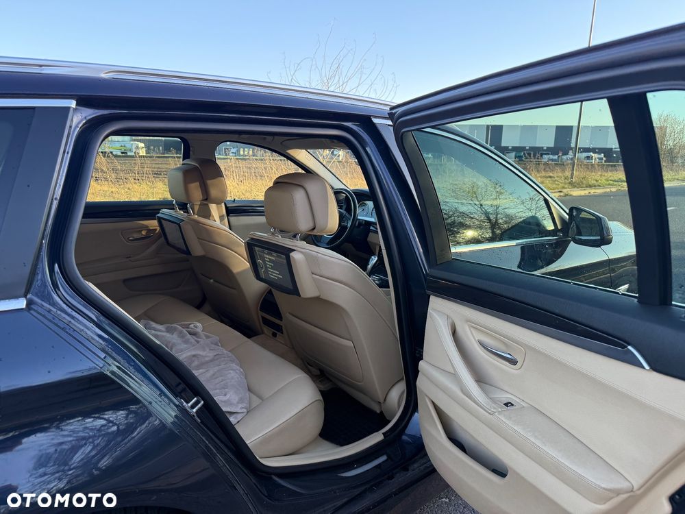 BMW Seria 5 520i - 7