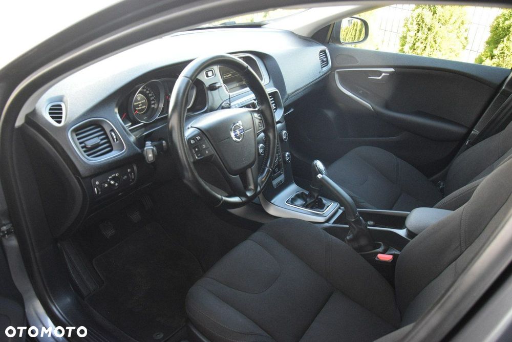 Volvo V40 D2 - 17