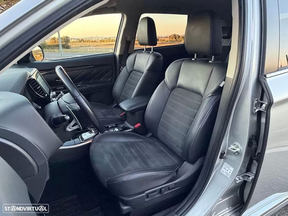 Mitsubishi Outlander 2.4 Instyle - 18