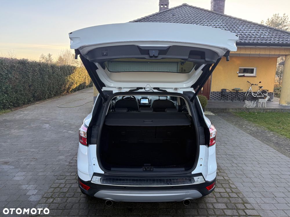 Ford Kuga 1.5 EcoBoost 2x4 Titanium - 31