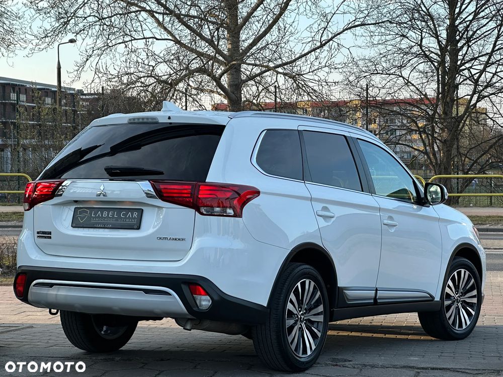 Mitsubishi Outlander 2.0 2WD CVT Diamant Edition+ - 25