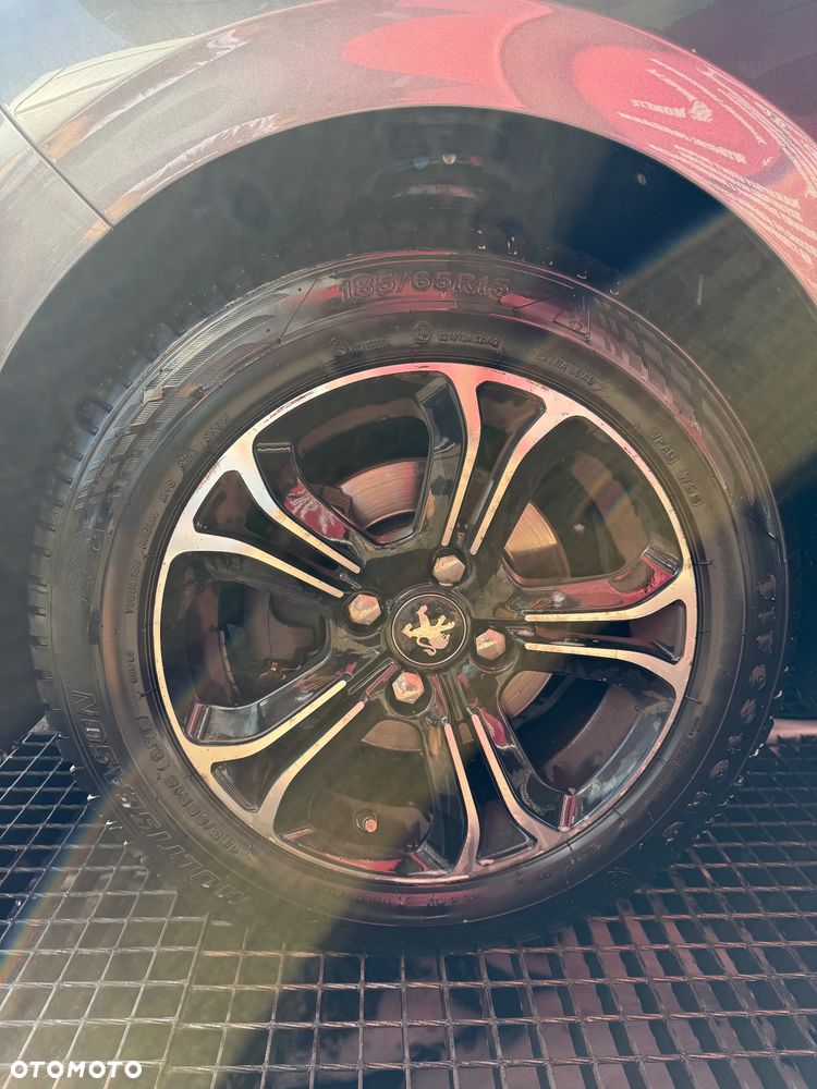 Peugeot 208 1.2 PureTech Style - 10