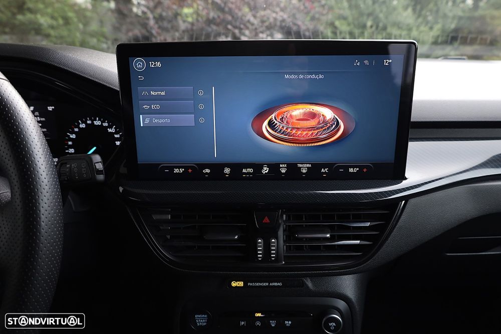 Ford Focus 1.0 EcoBoost MHEV ST-Line - 32