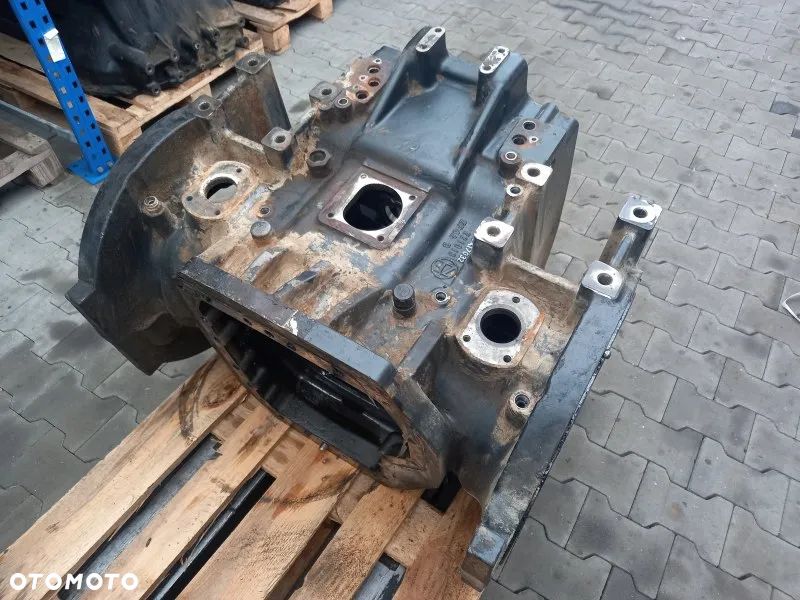 Obudowa tylnego mostu Deutz Fahr Agrotron 7250 TTV - 1