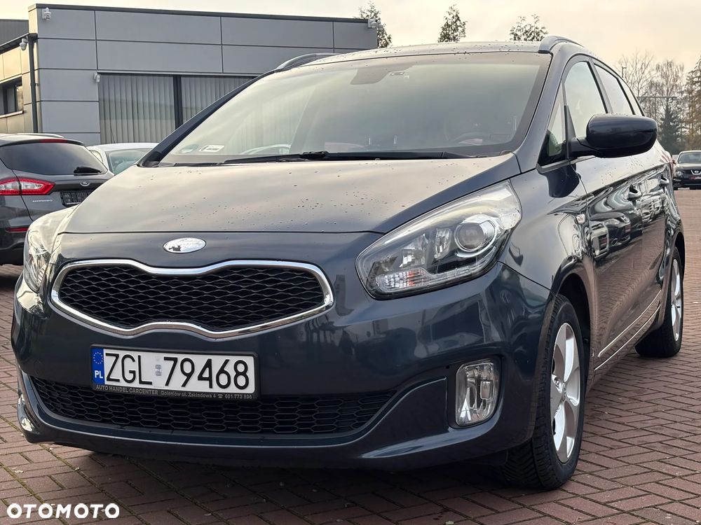 Kia Carens 1.6 GDI Dream Team Edition - 1
