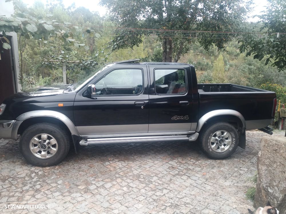 Nissan Pick Up - 1