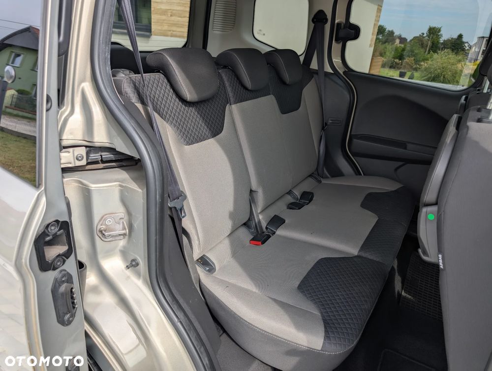 Ford Tourneo Courier 1.5 TDCi Trend - 15