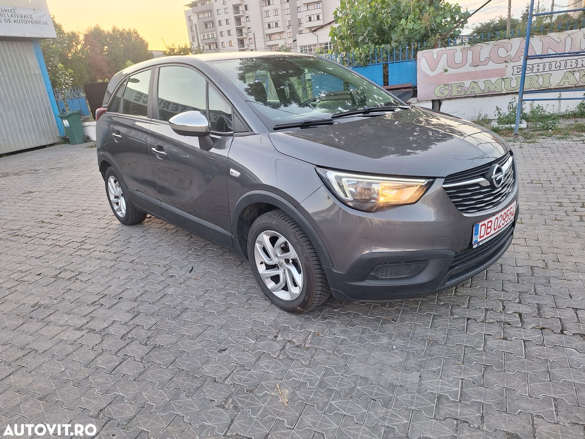 Opel Crossland 1.2 Start/Stop Edition - 2