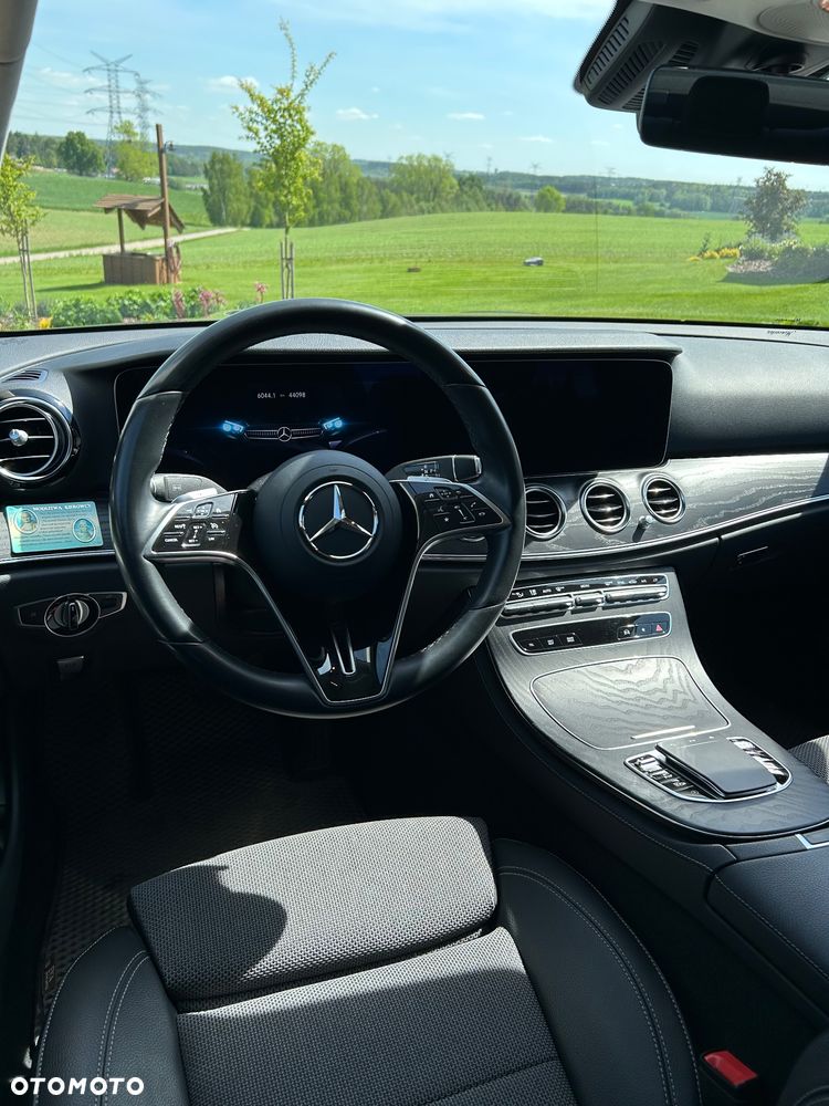 Mercedes-Benz Klasa E 220 d 4-Matic - 16