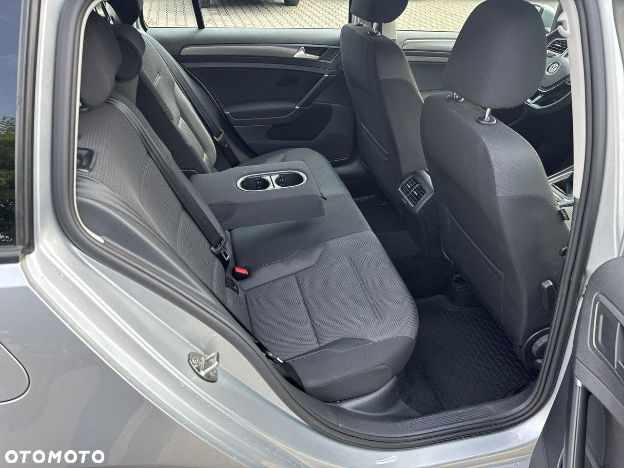 Volkswagen Golf VII 1.6 TDI BMT Comfortline - 15