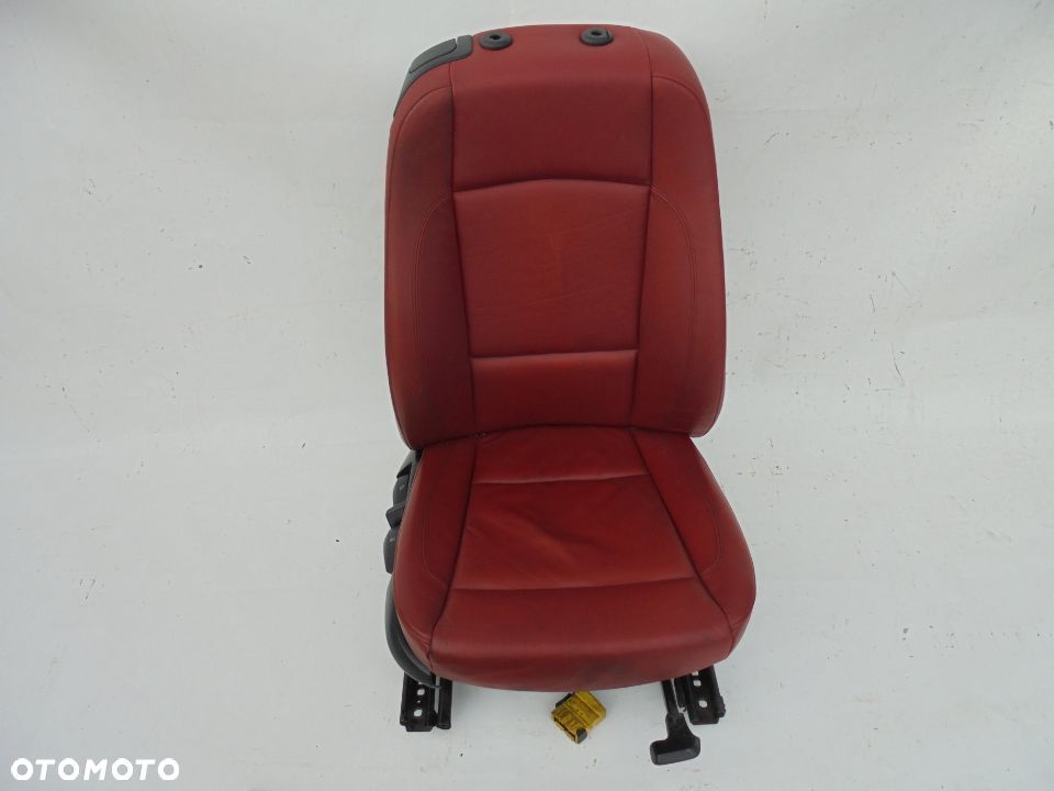 FOTEL PRAWY PASAŻERA SKÓRA E81 E82 F-VAT