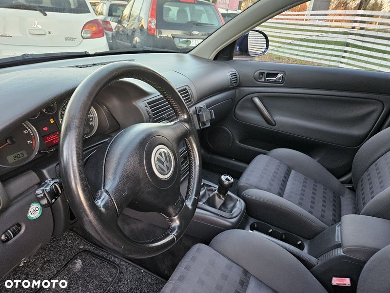 Volkswagen Passat - 13