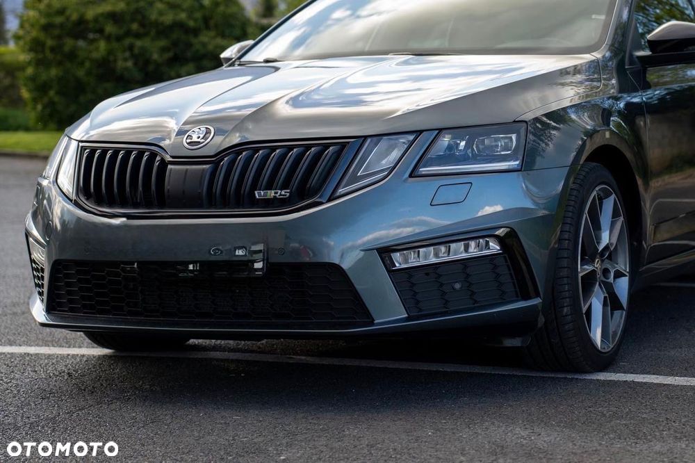 Skoda Octavia 2.0 TDI RS Challenge DSG - 3