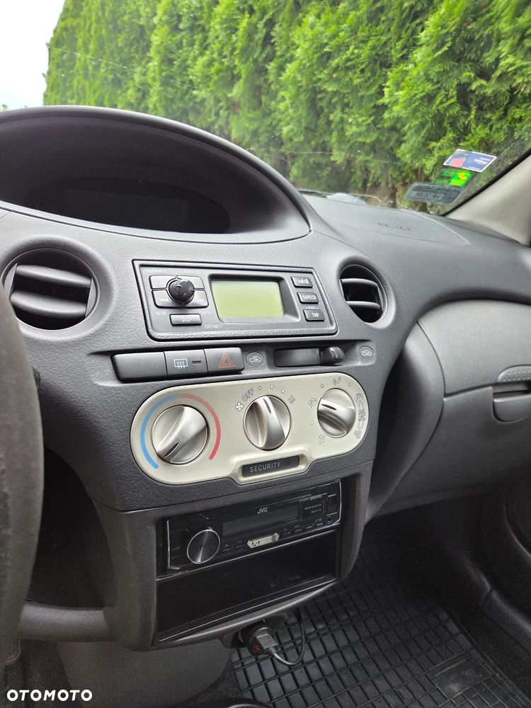 Toyota Yaris 1.0 Luna MM - 7