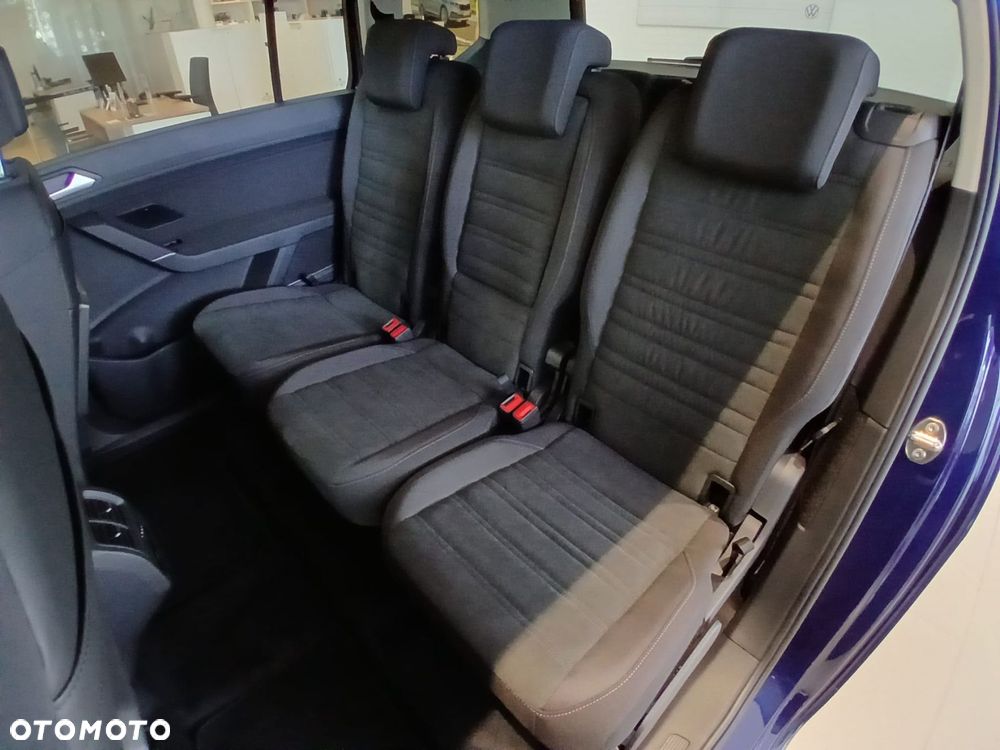 Volkswagen Touran - 10