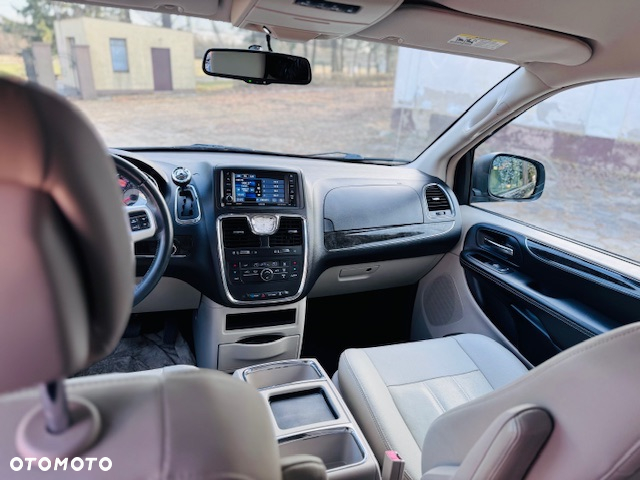 Chrysler Town & Country 3.6 Touring - 37