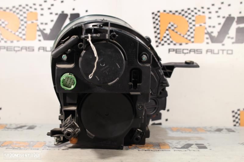 Ótica / Farol Esquerdo Alfa Romeo Giulietta (940_)  00505308910 - 8