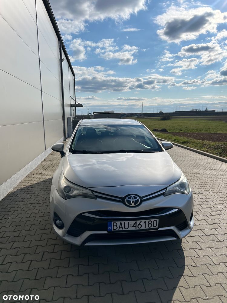 Toyota Avensis - 2