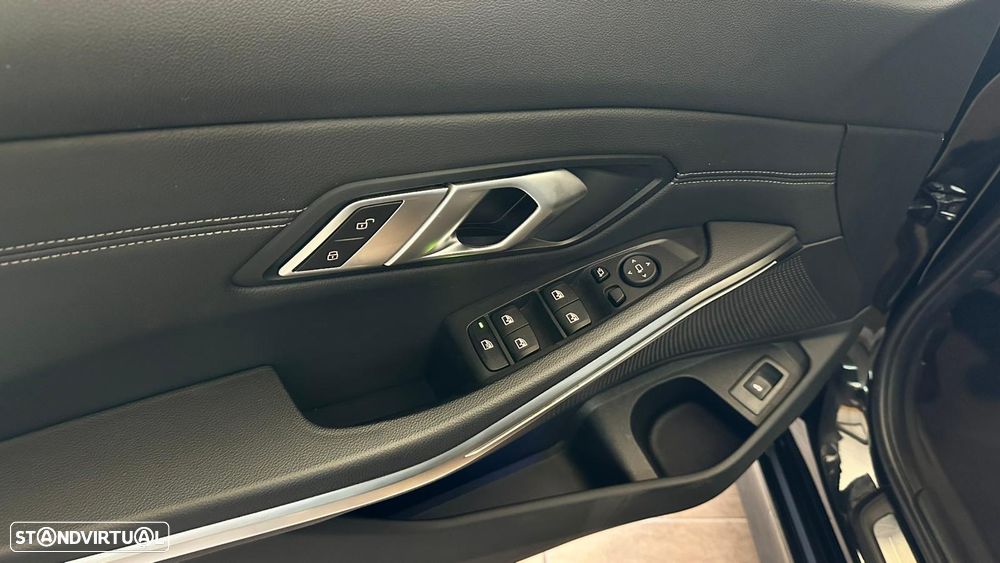 BMW 318 d Aut. Sport Line - 17