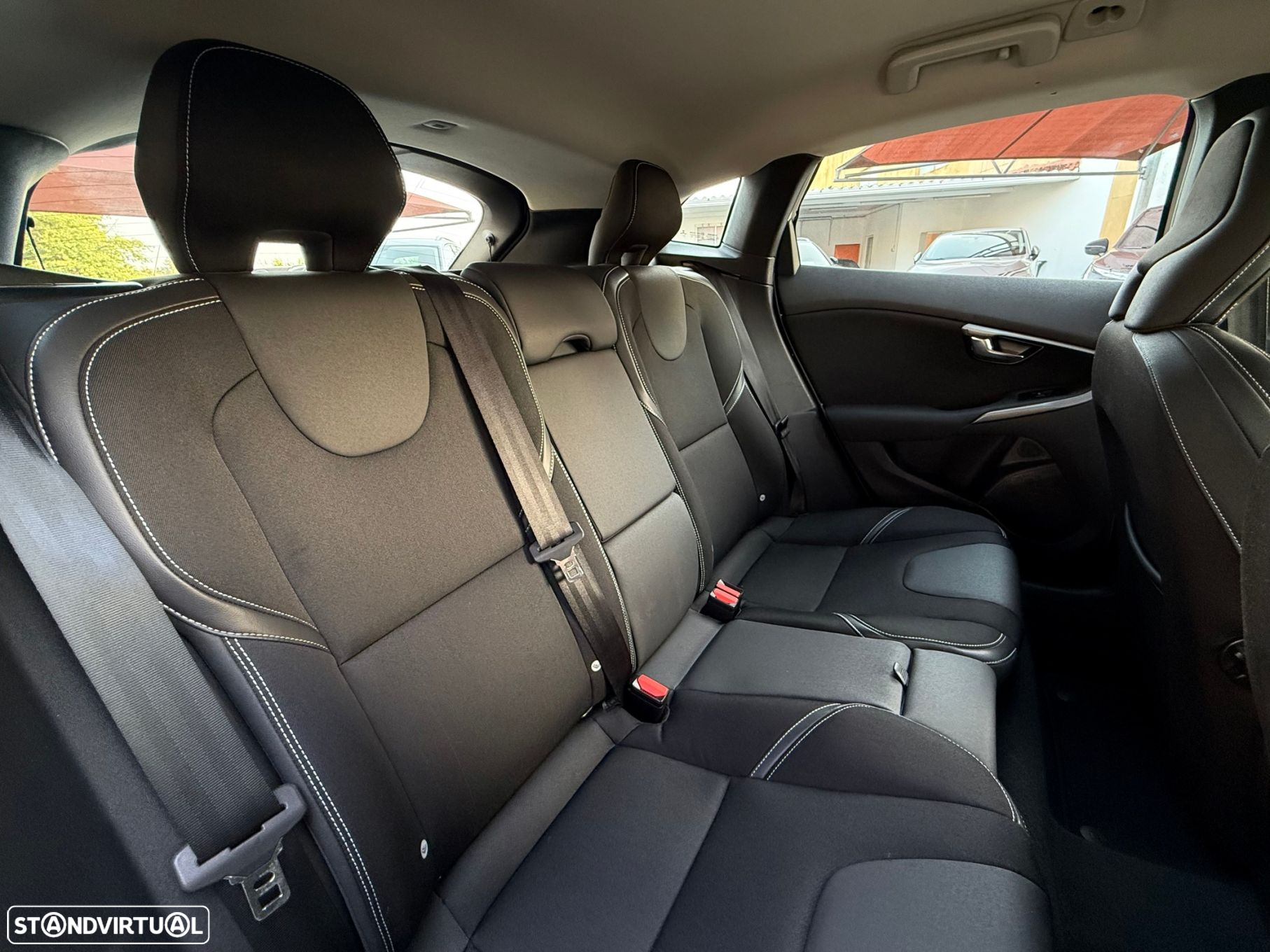 Volvo V40 2.0 D2 Momentum Geartronic - 8