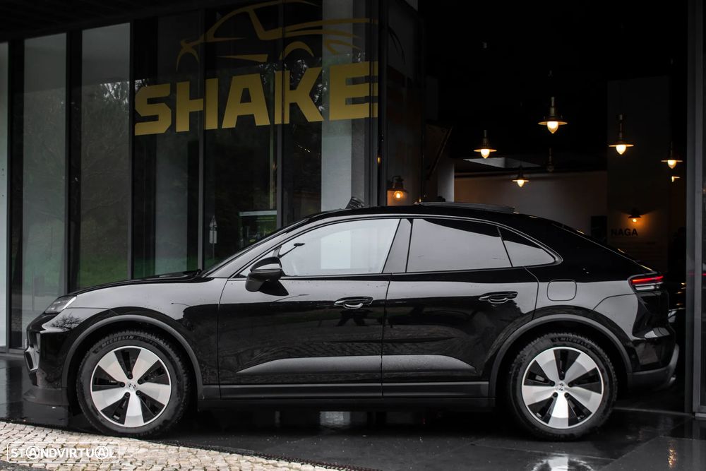 Porsche Macan Electric 4 - 2