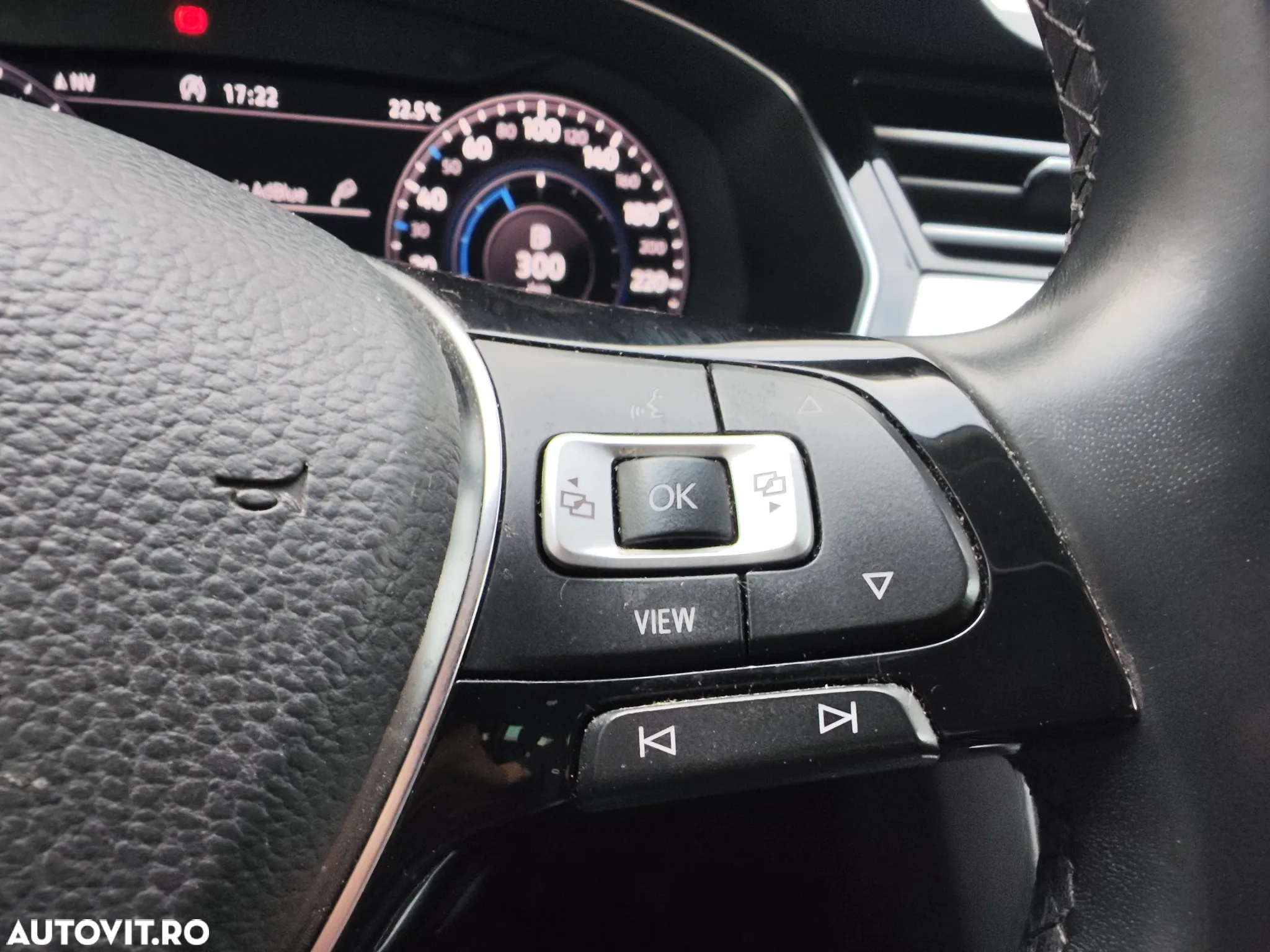 Volkswagen Passat 2.0 TDI R Executive - 23