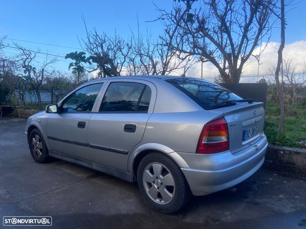 Opel Astra 1.2 Club - 3