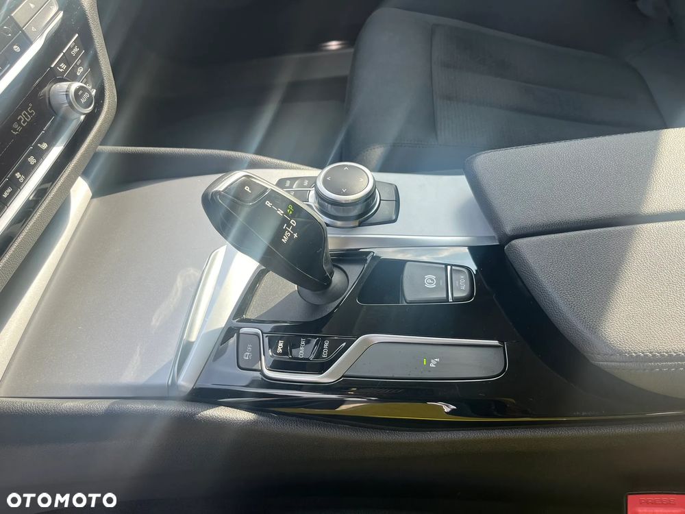 BMW Seria 5 520i GPF Business Edition - 14