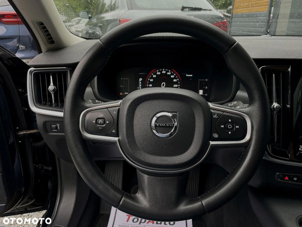 Volvo V90 D4 SCR Momentum - 23