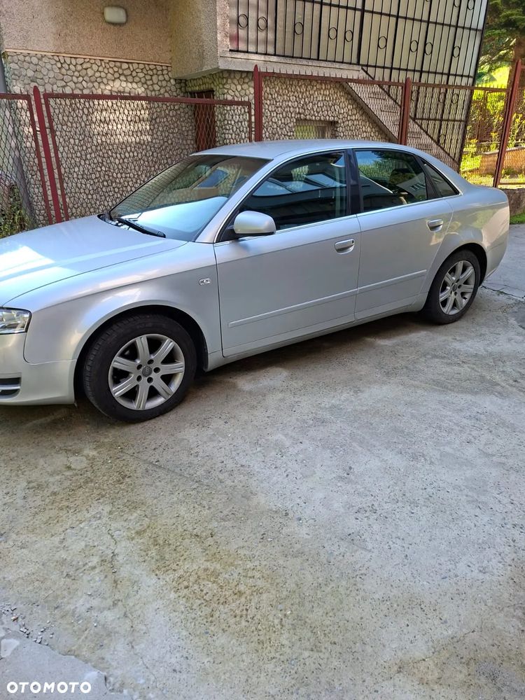 Audi A4 Limousine - 1