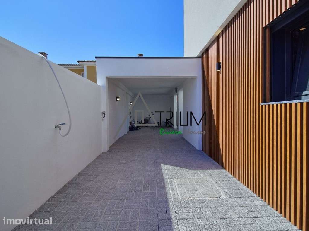 Moradia Contemporânea de Luxo com Piscina Aquecida, Jardim e Cave M... - Grande imagem: 5/50