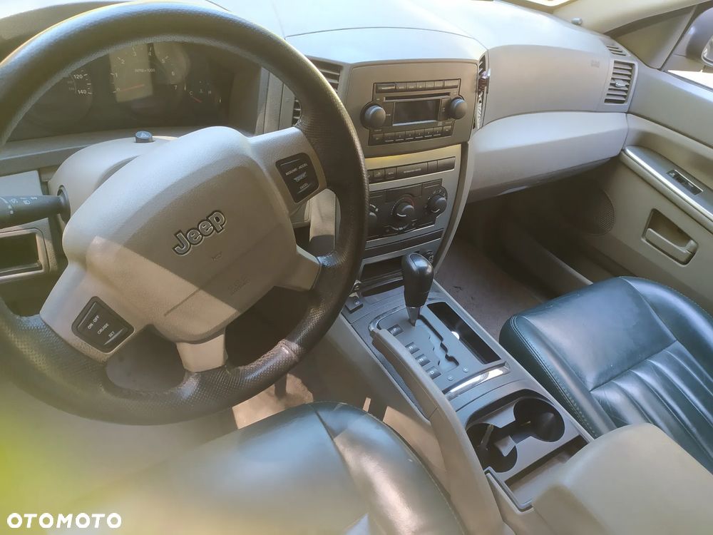Jeep Grand Cherokee - 18