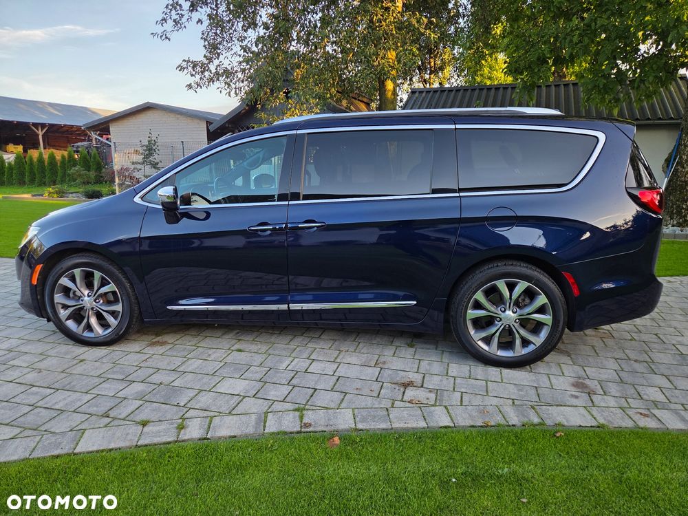 Chrysler Pacifica - 28