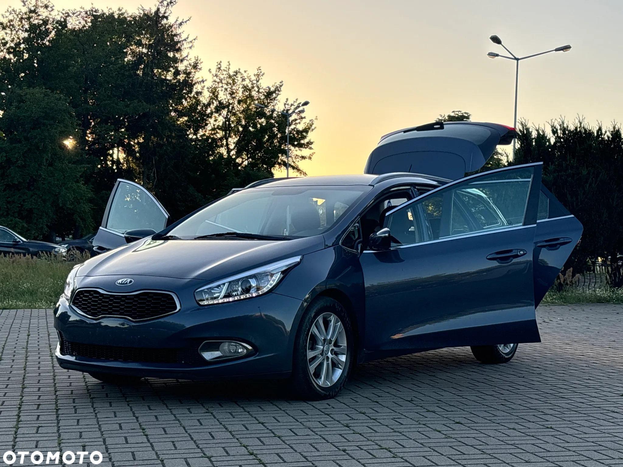 Kia Ceed 1.6 GDI DCT Platinum Edition - 12