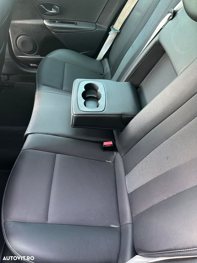 Renault Megane ENERGY dCi 110 Start & Stop Bose Edition - 9